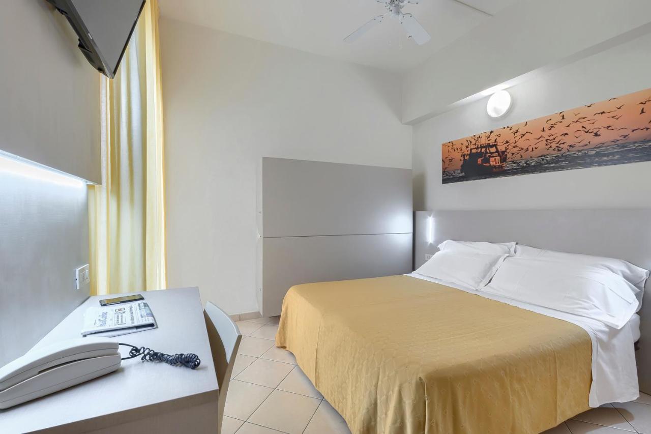 Savoia Hotel Misano Adriatico Esterno foto