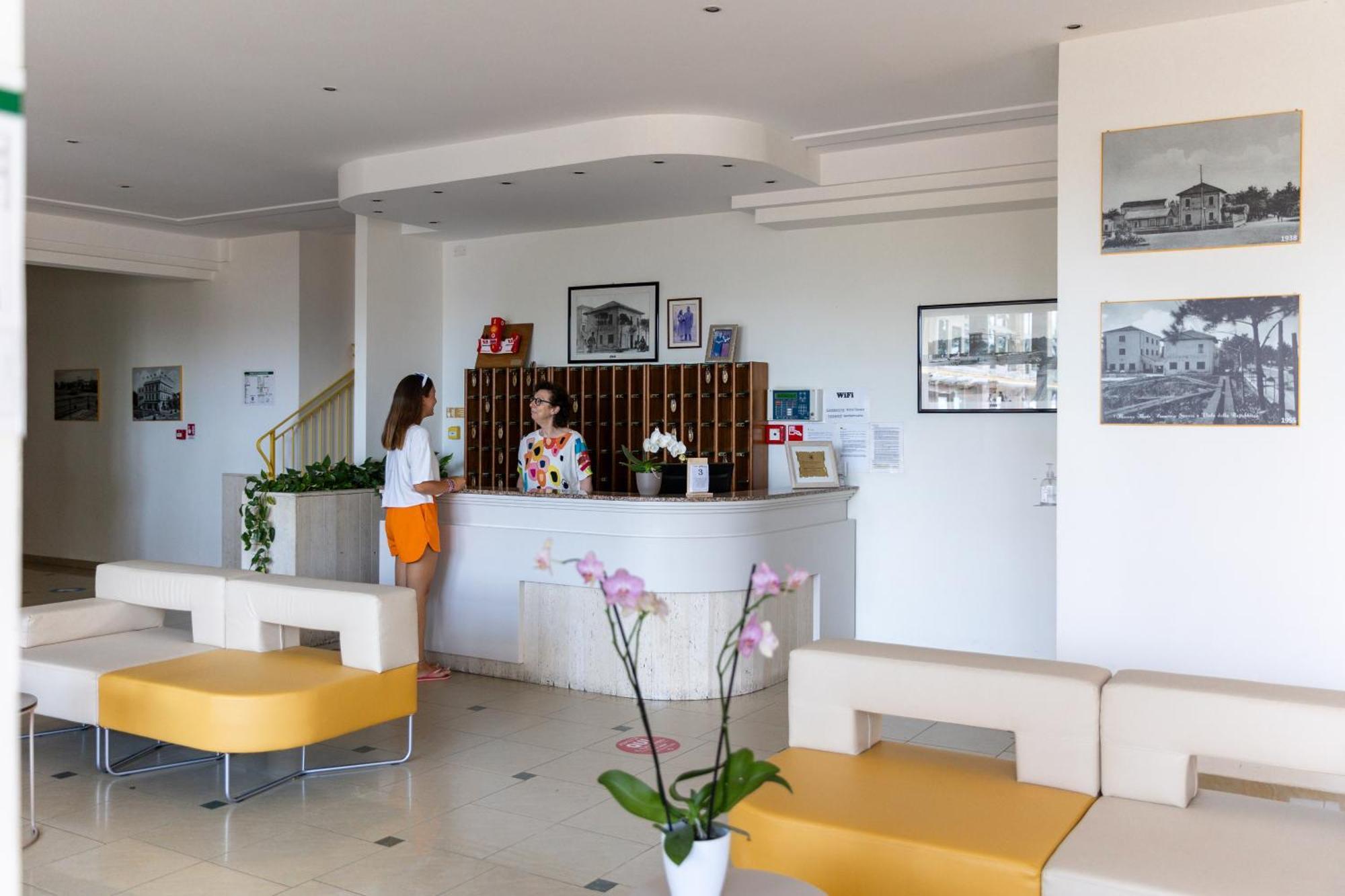 Savoia Hotel Misano Adriatico Esterno foto