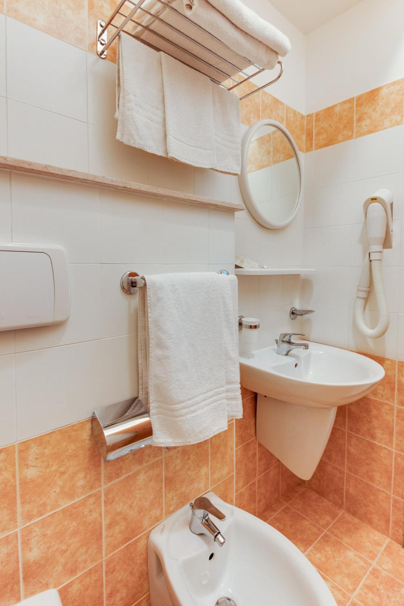 Savoia Hotel Misano Adriatico Esterno foto