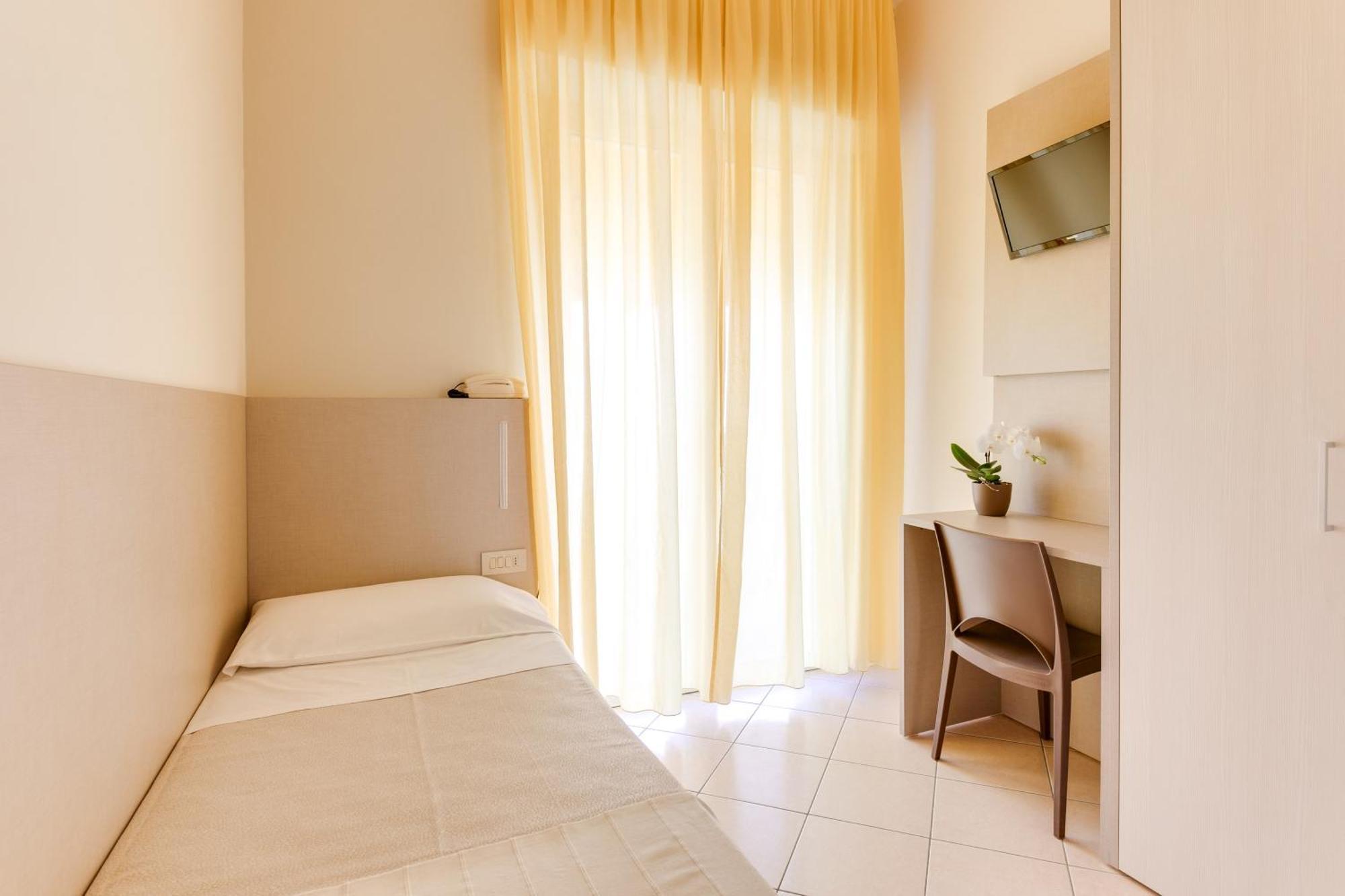 Savoia Hotel Misano Adriatico Esterno foto