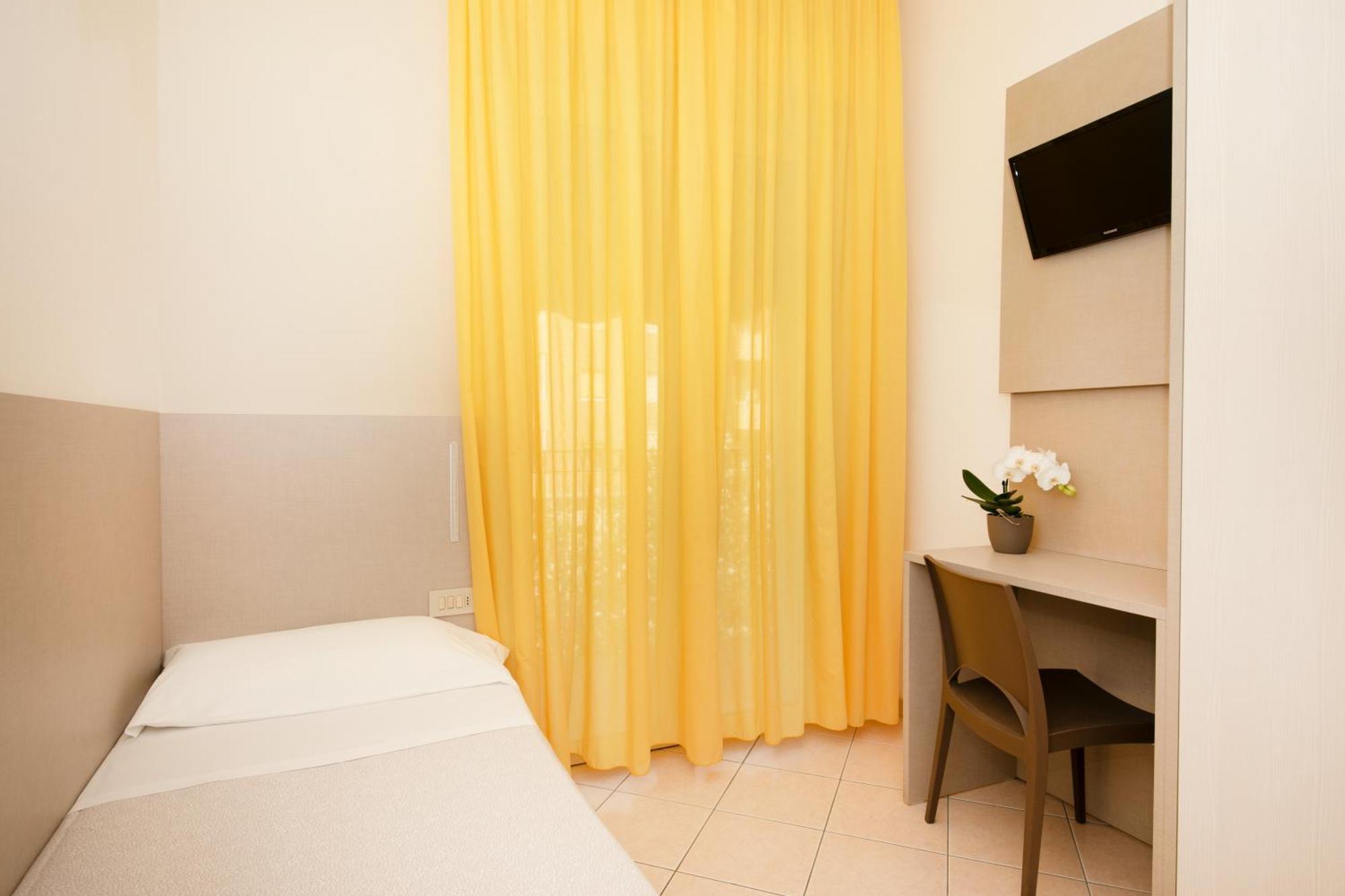 Savoia Hotel Misano Adriatico Esterno foto