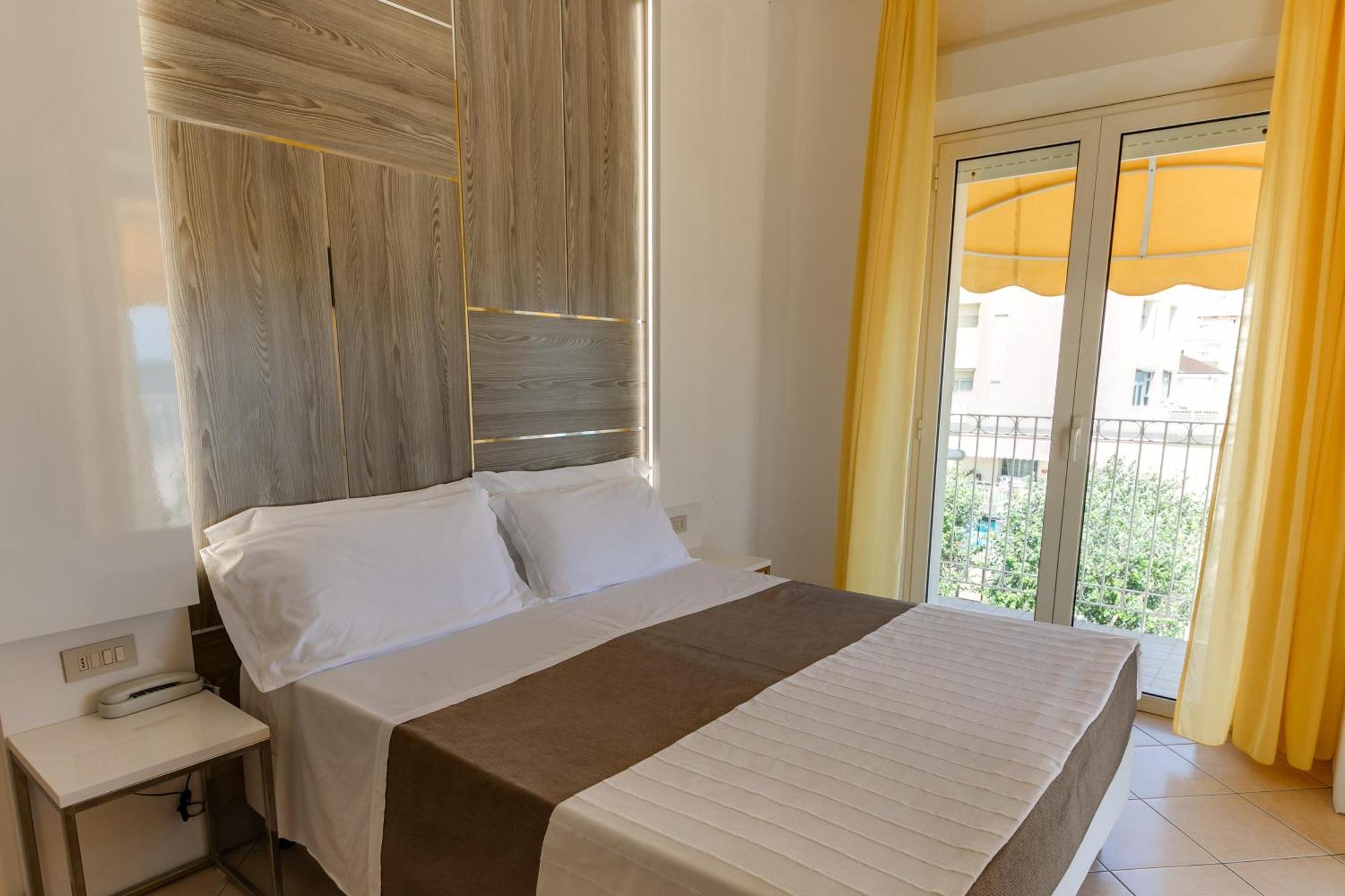 Savoia Hotel Misano Adriatico Esterno foto