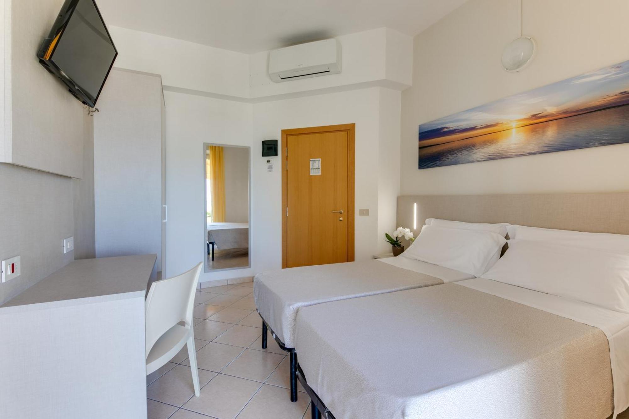 Savoia Hotel Misano Adriatico Esterno foto