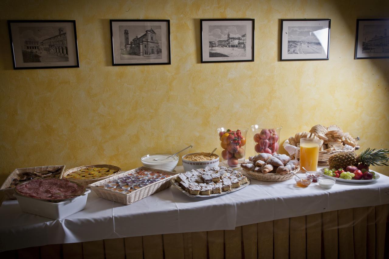Savoia Hotel Misano Adriatico Esterno foto